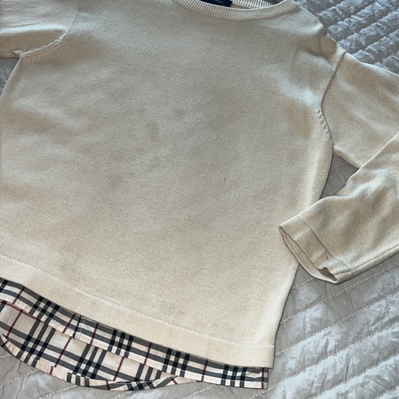 Authentic Burberry Sweater - Picture 2 of 4